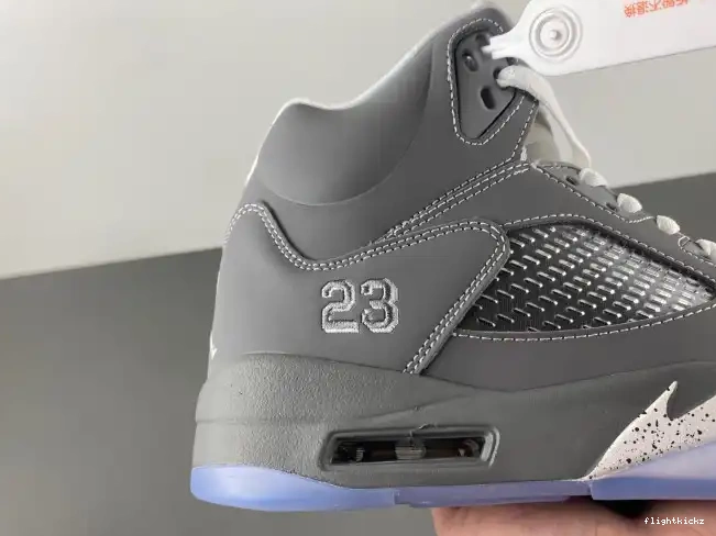 Grey Air Jordan Wolf Retro 136027-005 5 0516